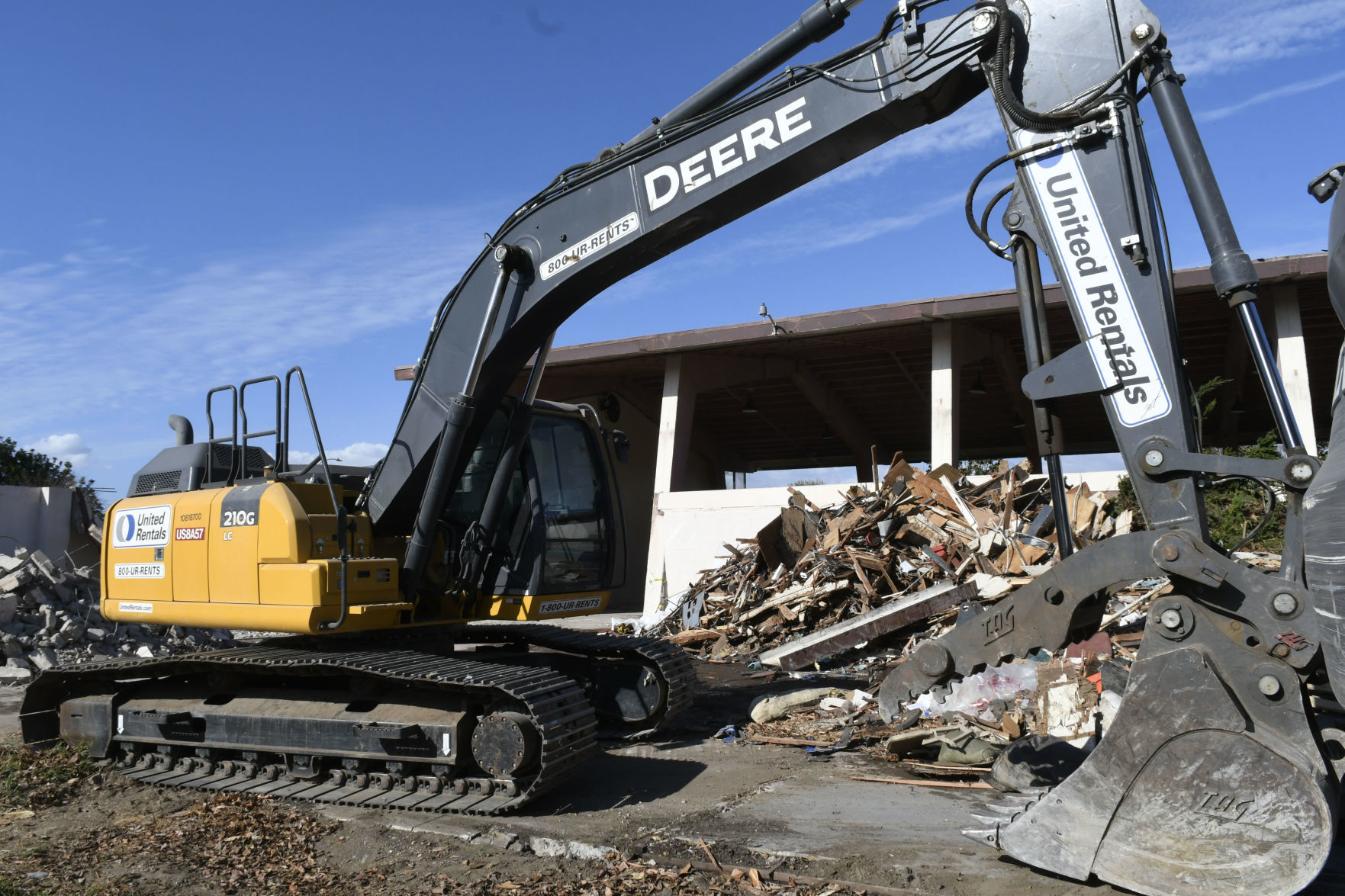 112219 Lompoc pool demolition 02.jpg